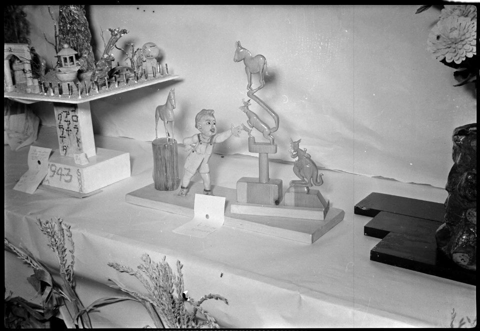 Granada Relocation Center, Amache, Colorado. Woodcarving exhibited at the Amache Agricultural Fair, . . . - NARA - 537318
