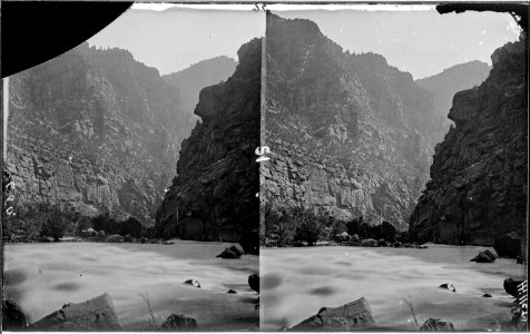 Green River. Canyon of Lodore, shows rocks in the river. Old nos. 333, 395, 650. - NARA - 517895