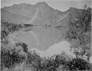 Green River, Flaming Gorge, Wyoming. Just inside the entrance which is at the right. Old No. 282. - NARA - 517792