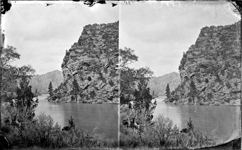 Green River. Red Canyon, one mile below Bee Hive Point looking up. Old nos. 290, 406. Beaman photo, - NARA - 517857