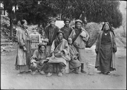 Group of Koreans or Mongolians - NARA - 523675