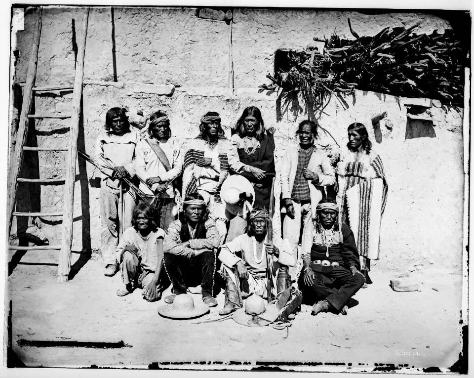 Group of Navaho - NARA - 523805