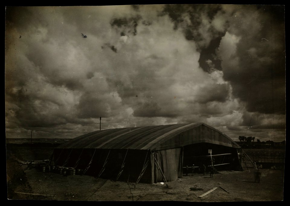 Hangar lotniczy pod Przemyslem 1919 (70935329)