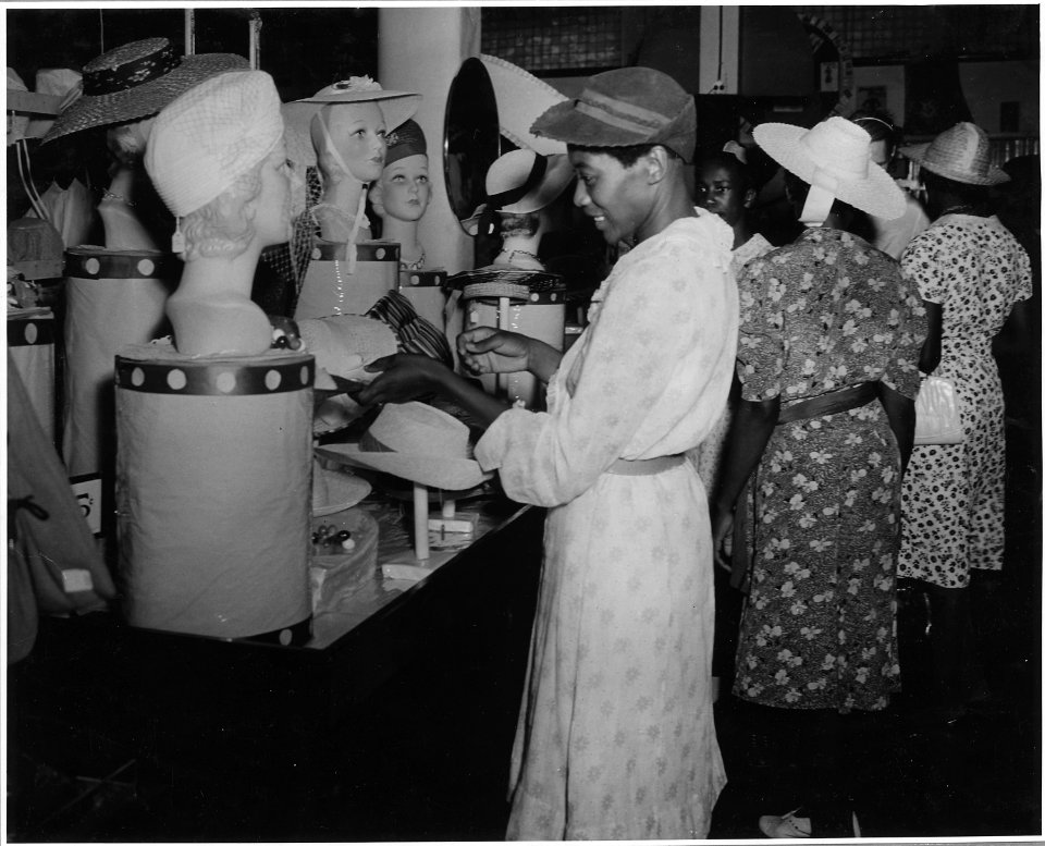 Harmony Community, Putnam County, Georgia. Saturday is the shopping day of the week, of course, and . . . - NARA - 521254