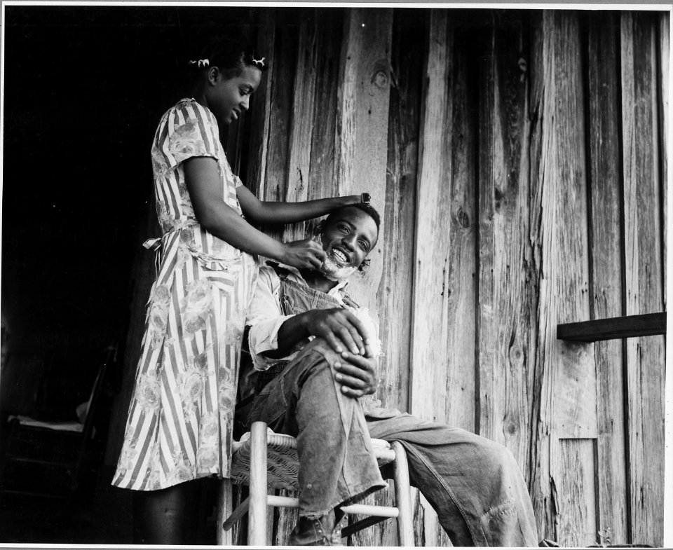 Harmony Community, Putnam County, Georgia. Getting shaved for a trip to town. - NARA - 521438