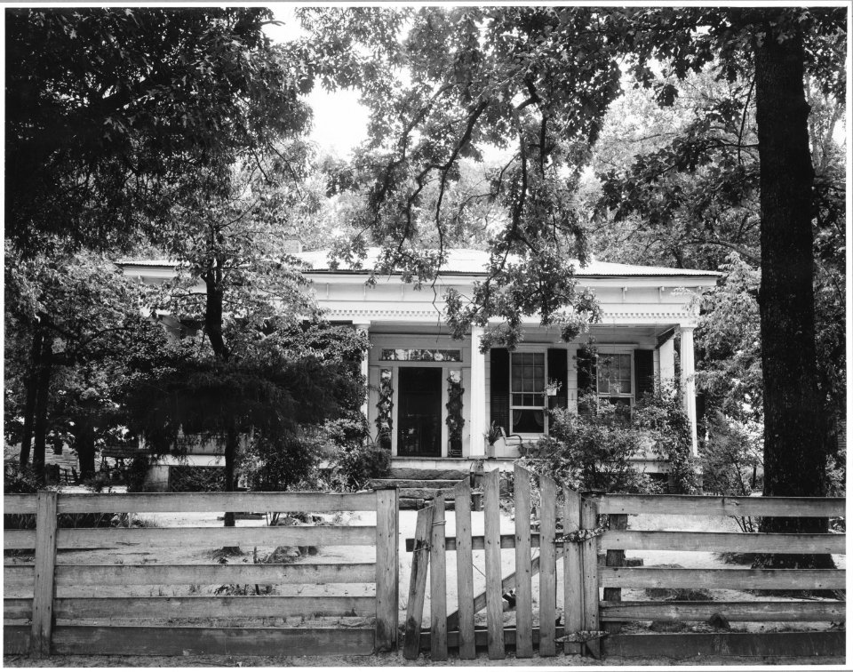 Harmony Community, Putnam County, Georgia. These are homes of white owners in the Harmony Community. . . . - NARA - 521296