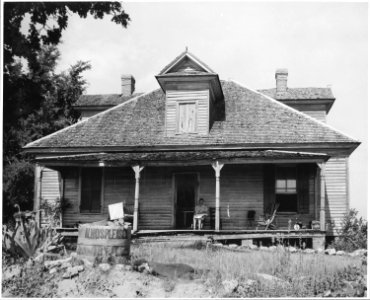 Harmony Community, Putnam County, Georgia. These are homes of white owners in the Harmony Community. . . . - NARA - 521293 photo