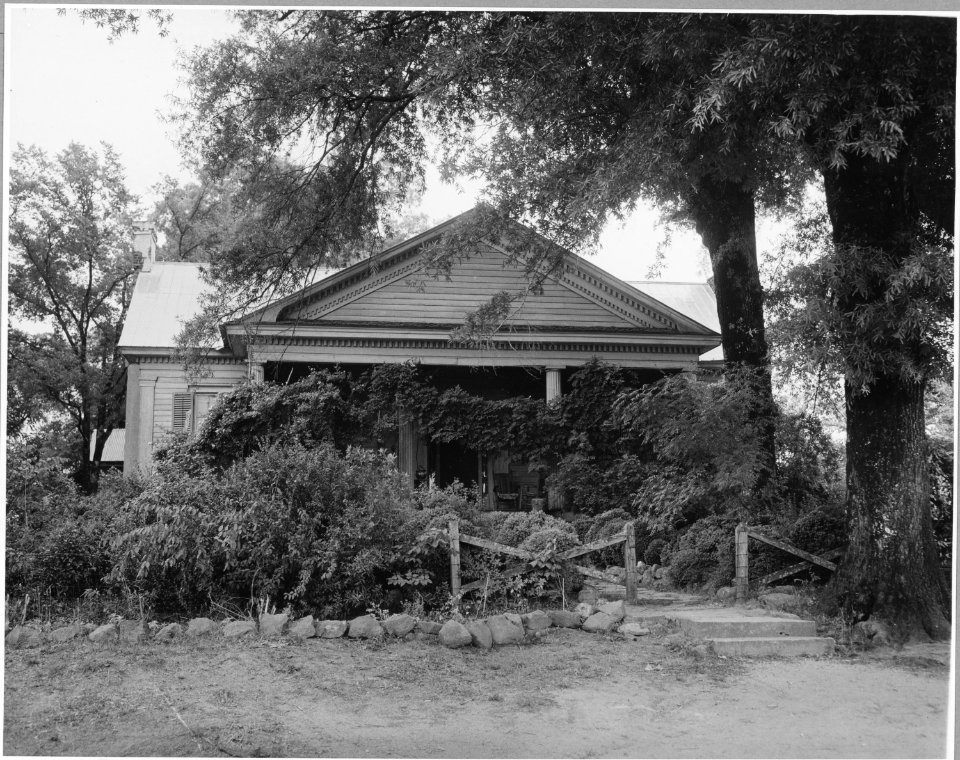 Harmony Community, Putnam County, Georgia. These are homes of white owners in the Harmony Community. . . . - NARA - 521295
