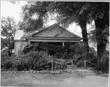 Harmony Community, Putnam County, Georgia. These are homes of white owners in the Harmony Community. . . . - NARA - 521295 photo