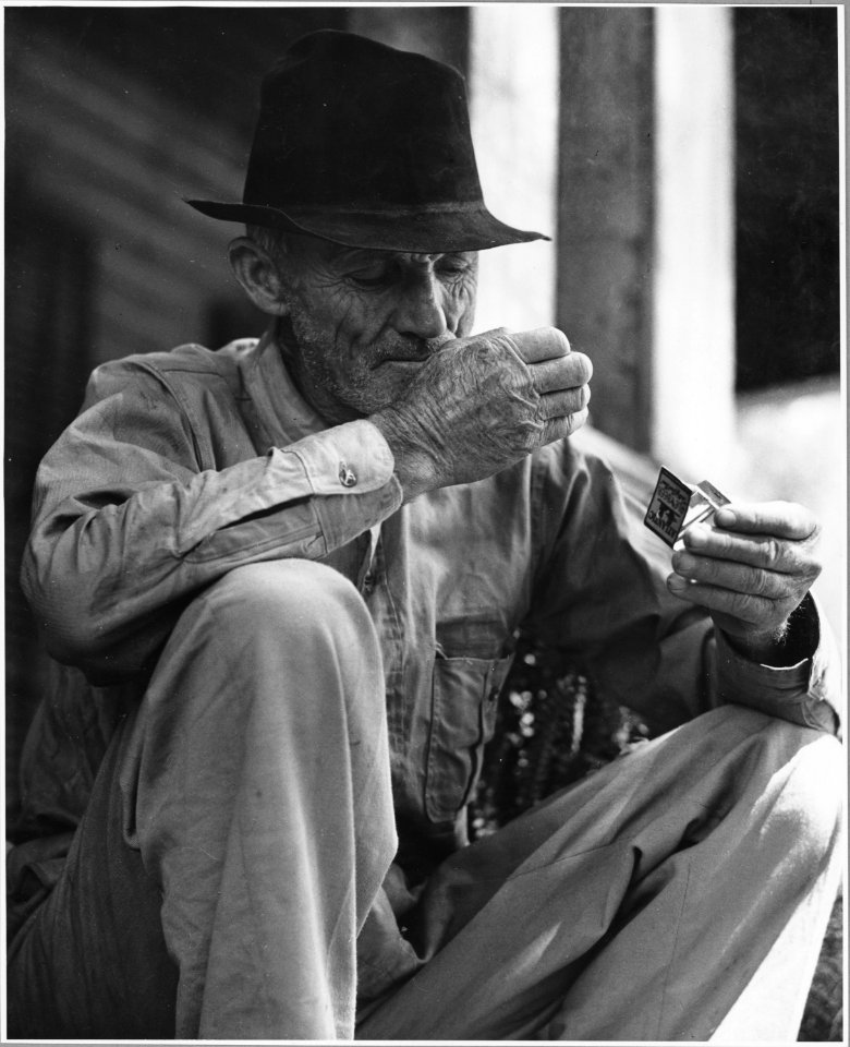 Harmony Community, Putnam County, Georgia. Tenant farmers in or near the Harmony Community. - NARA - 521355