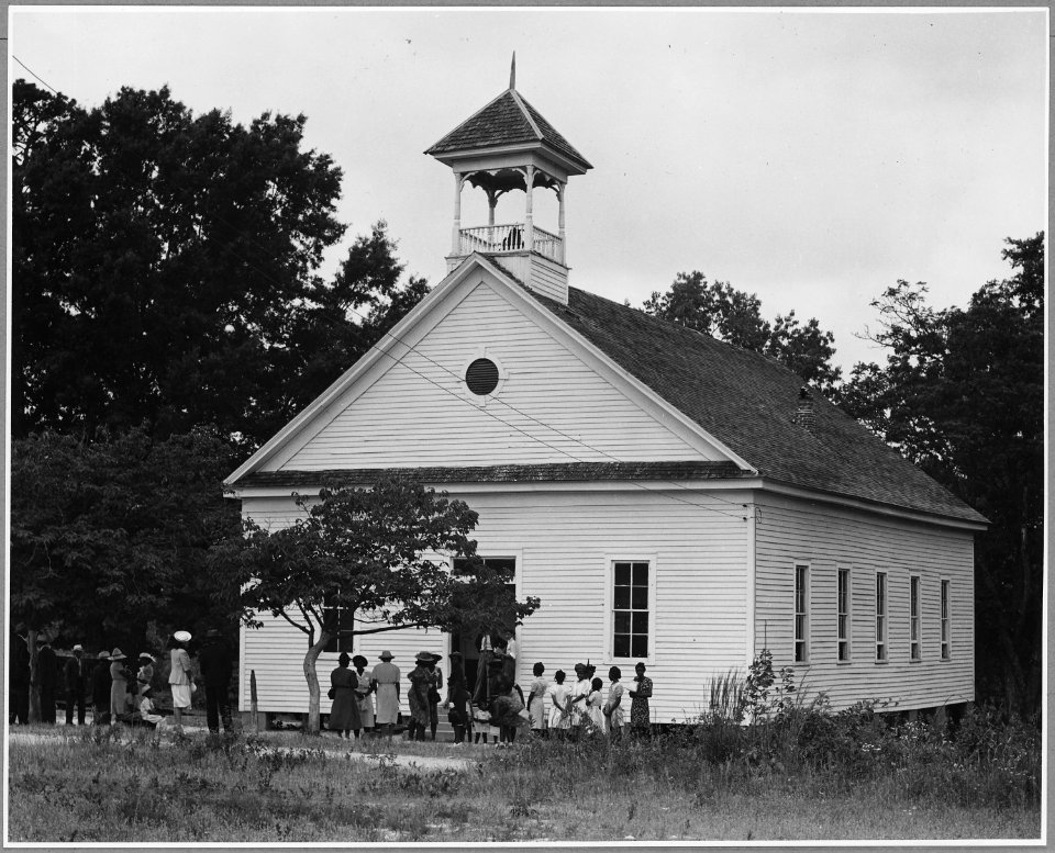 Harmony Community, Putnam County, Georgia.... People come early and stand outside the church to talk . . . - NARA - 521382