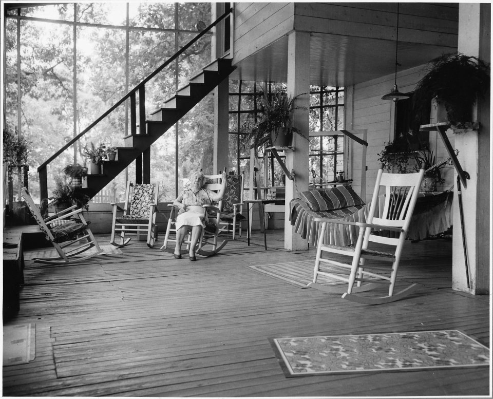 Harmony Community, Putnam County, Georgia.... Probably the best home in the community, and still occ . . . - NARA - 521429