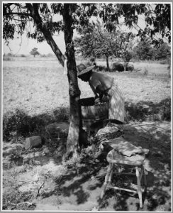 Harmony Community, Putnam County, Georgia.... Outdoor washing is done on most places, white and (Afr . . . - NARA - 521265