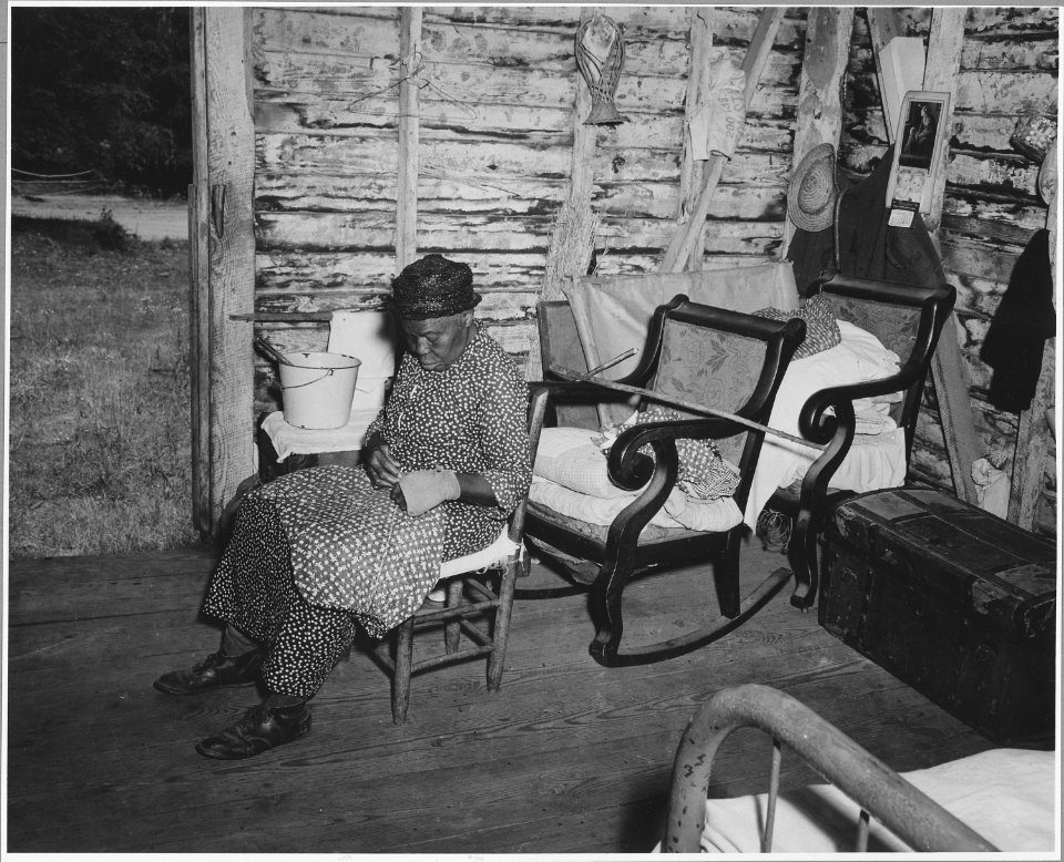 Harmony Community, Putnam County, Georgia.... This one-room cabin is the home of an ex-slave. Too ol . . . - NARA - 521416