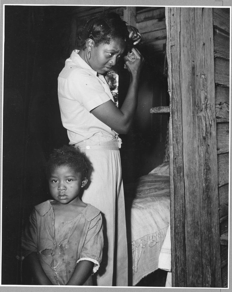 Harmony Community, Putnam County, Georgia.... These pictures show another tenant's place. There is a . . . - NARA - 521411