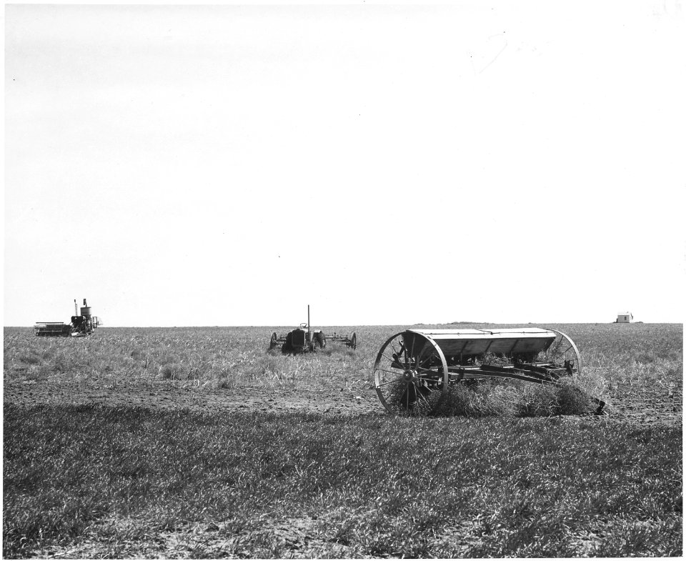 Haskell County, Kansas. Machinery is seldom housed. Sometimes it is not even brought back to the hou . . . - NARA - 522111