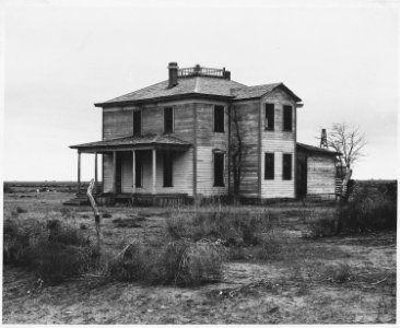 Haskell County, Kansas. There are abandoned houses all over this and neighboring counties. - NARA - 522091 photo