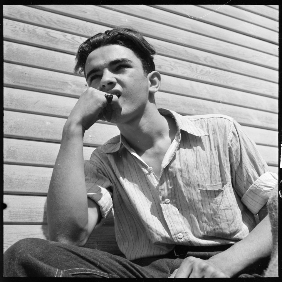 Hayward, California. Youth on Relief. High School student calling for surplus commodities for his family on relief.... - NARA - 532126