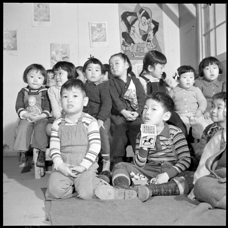 Heart Mountain Relocation Center, Heart Mountain, Wyoming. A nursery school group at the Heart Moun . . . - NARA - 539279