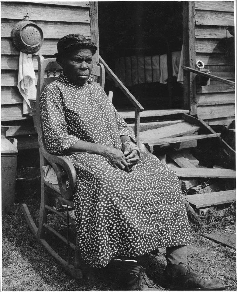 Harmony Community, Putnam County, Georgia.... This old woman was a slave and belonged to the family . . . - NARA - 521369