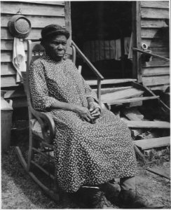Harmony Community, Putnam County, Georgia.... This old woman was a slave and belonged to the family . . . - NARA - 521369 photo