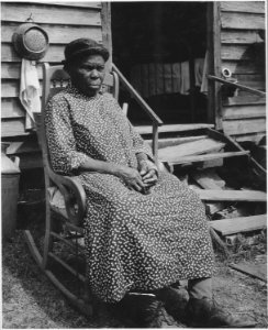 Harmony Community, Putnam County, Georgia.... This old woman was a slave and belonged to the family . . . - NARA - 521369