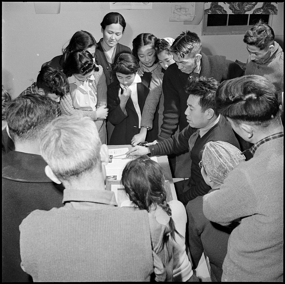 Heart Mountain Relocation Center, Heart Mountain, Wyoming. In a night school art class at the Heart . . . - NARA - 539146