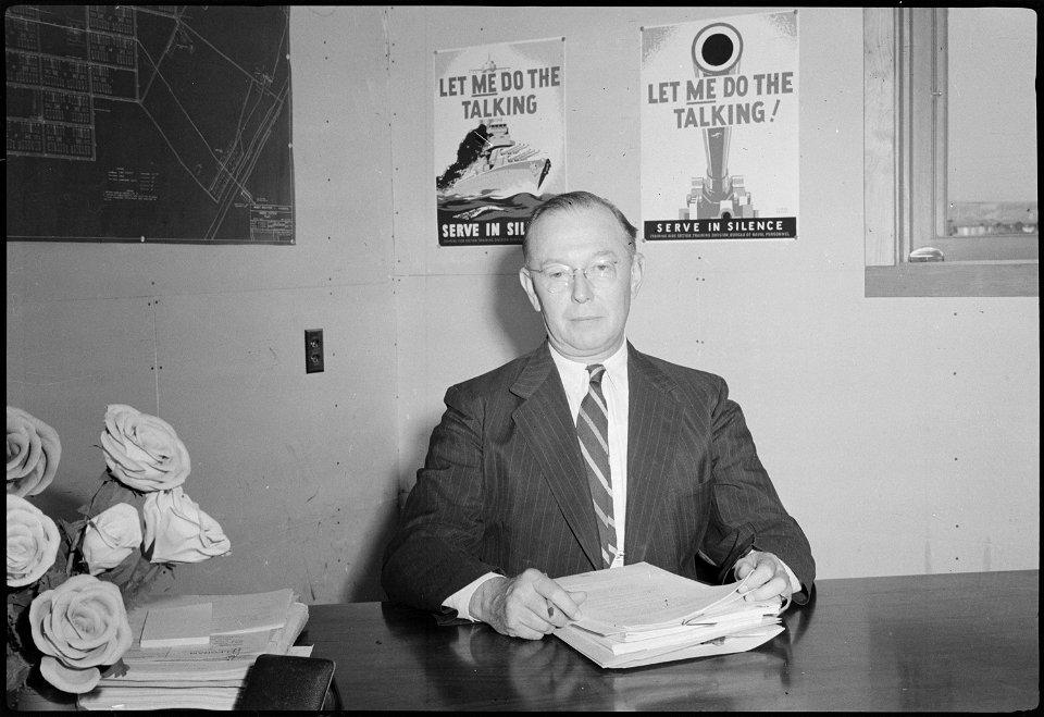 Heart Mountain Relocation Center, Heart Mountain, Wyoming. Guy Robertson, Project Director, Heart M . . . - NARA - 537279
