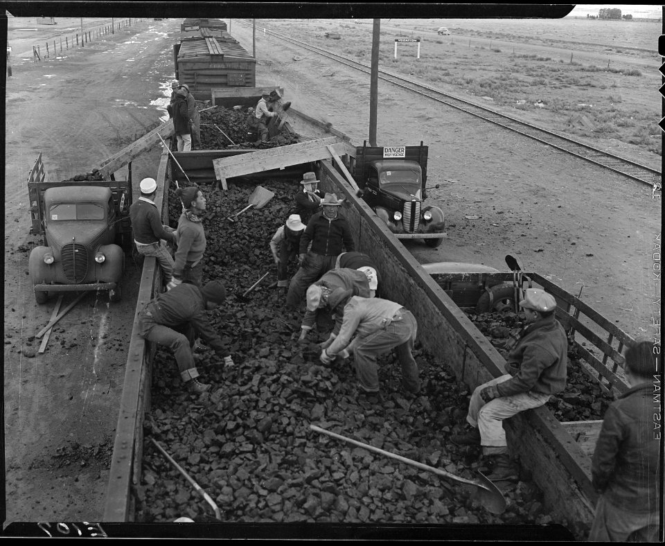 Heart Mountain Relocation Center, Heart Mountain, Wyoming. It takes approximately four carloads of . . . - NARA - 538770