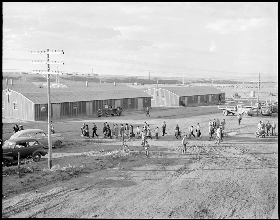 Heart Mountain Relocation Center, Heart Mountain, Wyoming. One of the last groups of arrivals, at t . . . - NARA - 538788