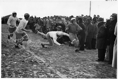 Heart Mountain Relocation Center, Heart Mountain, Wyoming. Tosh Asano, of the All Star team, is r . . . - NARA - 539450