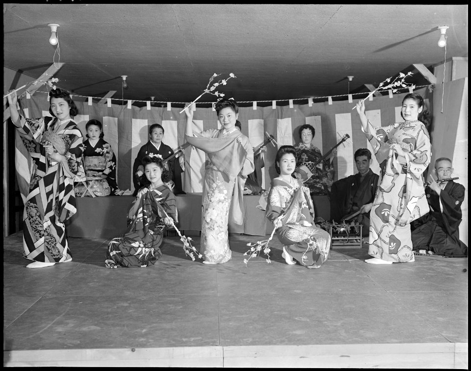 Heart Mountain Relocation Center, Heart Mountain, Wyoming. A demonstration of the theatrical folk l . . . - NARA - 538757