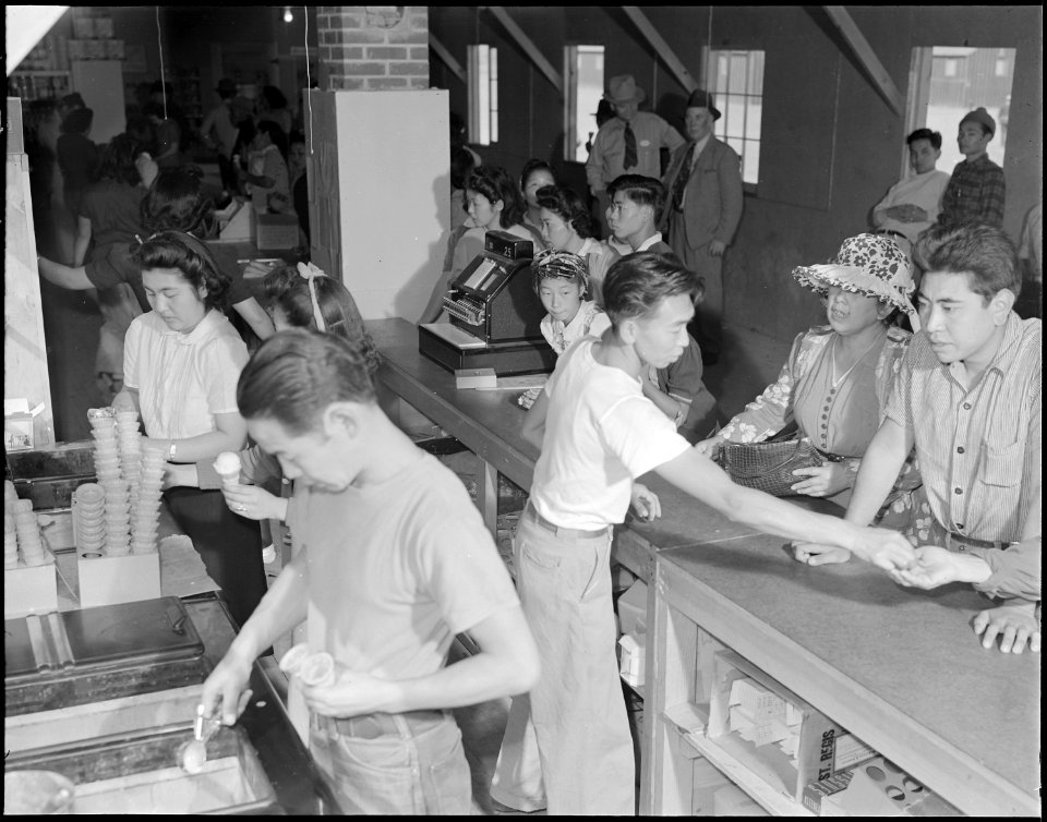 Heart Mountain Relocation Center, Heart Mountain, Wyoming. The ice cream counters in the community . . . - NARA - 538787