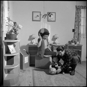 Heart Mountain Relocation Center, Heart Mountain, Wyoming. The Howard Hisayasu family in one corner . . . - NARA - 539190