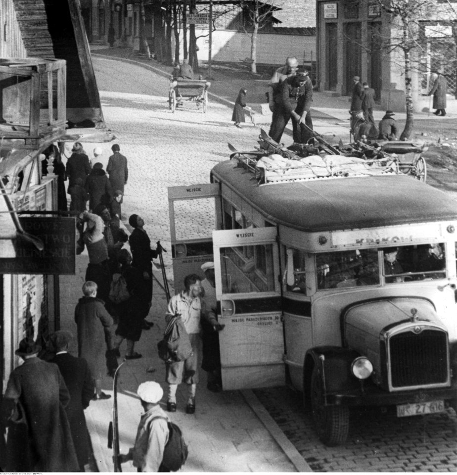 Henryk Poddębski - Narciarze (131-M-3-1)