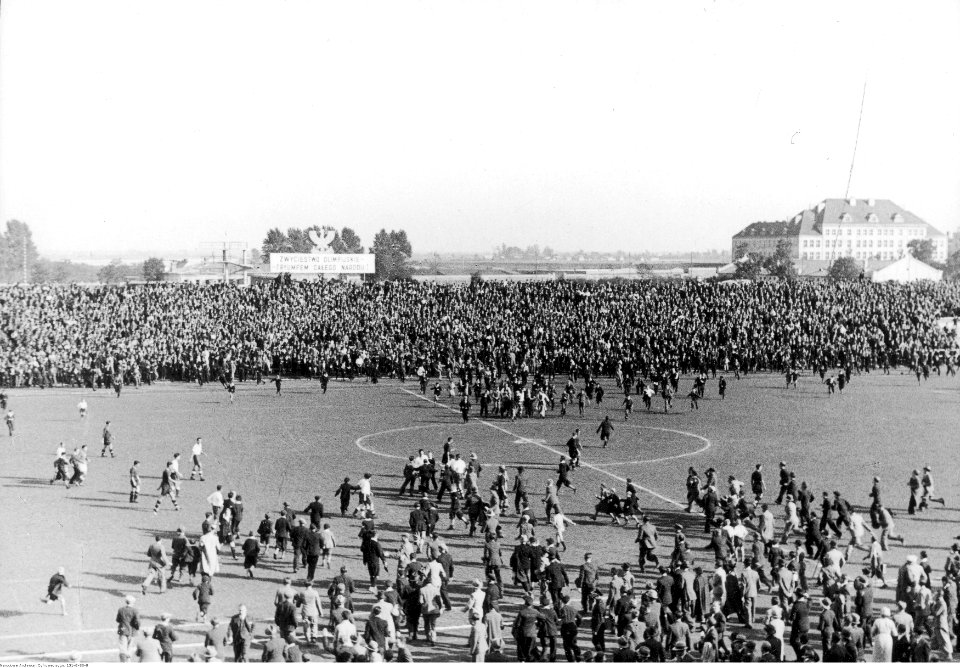 Henryk Poddębski - Sport - mecze (131-G-33-8)