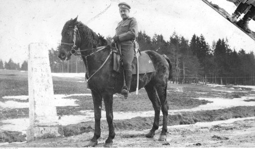 Ignacy Paweł Fudakowski - Oficerowie rosyjskiego 12 Dywizjonu Artylerii Moździerzy na granicy między Galicją a Węgrami (94-28-6)
