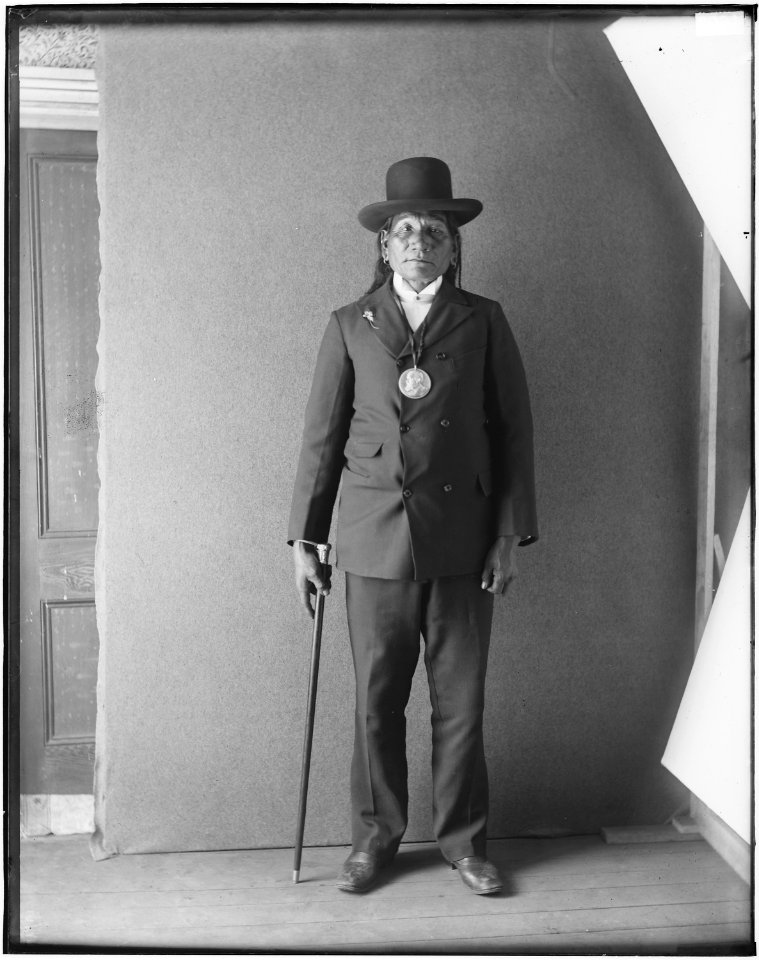Indian portrait, full length - NARA - 523701
