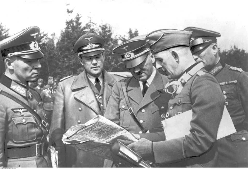 Inspekcja Adolfa Hitlera na froncie pod Warszawą (2-9)