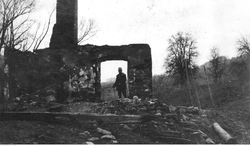 Ignacy Paweł Fudakowski - Ruiny spalonego domu na wsi w Galicji lub na Słowacji (94-13)