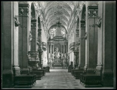 Jasna Gora, wnetrze kosciola ca 1936 (47732694)