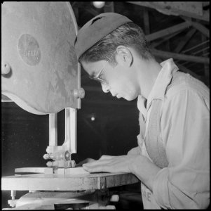 Jerome Relocation Center, Denson, Arkansas. In the center cabnet shop, where office and school furn . . . - NARA - 539333