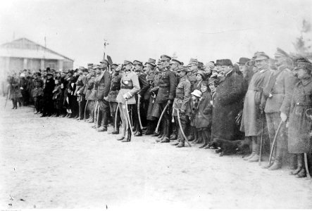 Józef Piłsudski podczas defilady wojska (22-474) photo