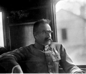 Józef Piłsudski (22-4-3) photo