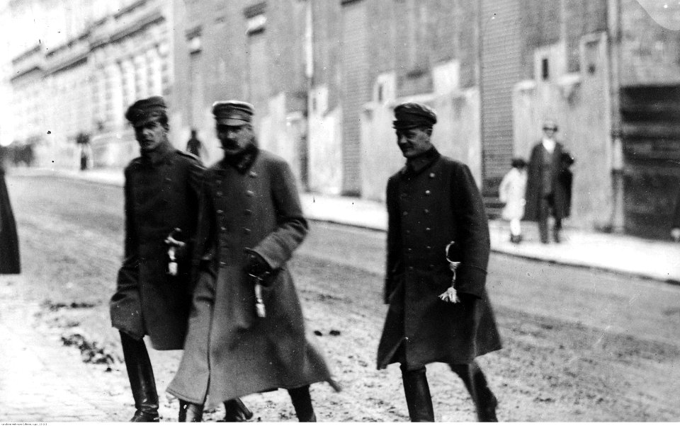 Józef Piłsudski wraz ze współpracownikami (22-206)