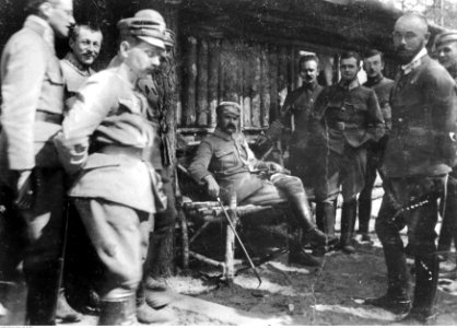 Józef Piłsudski i oficerowie I Brygady Legionów Polskich na Wołyniu (22-163-1)