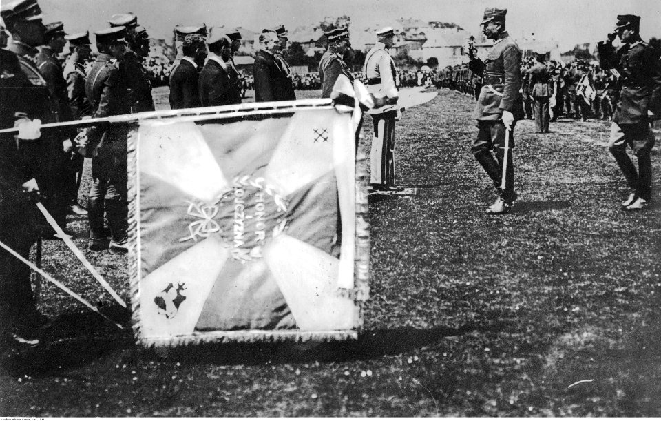 Józef Piłsudski podczas przeglądu wojska (22-464)