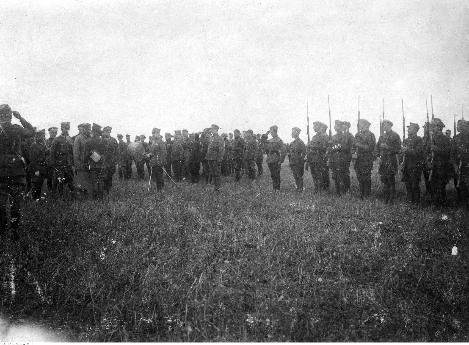Józef Piłsudski podczas przeglądu wojska (22-465)