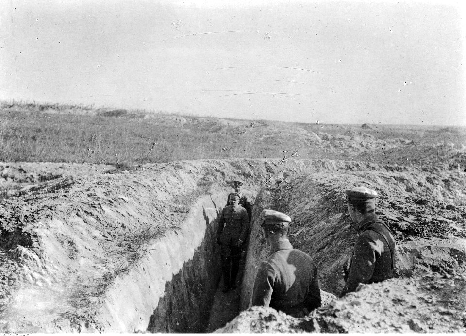 Józef Piłsudski w okopach nad Nidą. (22-131)