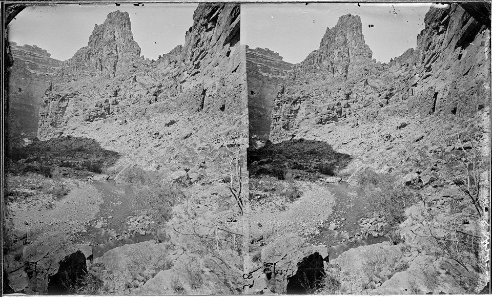 Kanab Canyon. Near pinnacle looking up the canyon, below no. 629, around the bend. Same as 634. Old - NARA - 517913